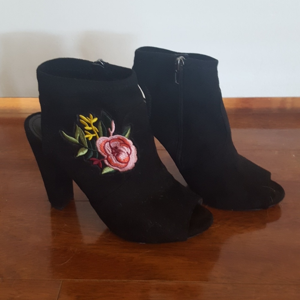 Embroidered Rose Black Velvet Cut Out Peep Heels